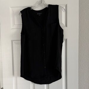 Fortune + Ivy Black Sleeveless Button-Down Shell
